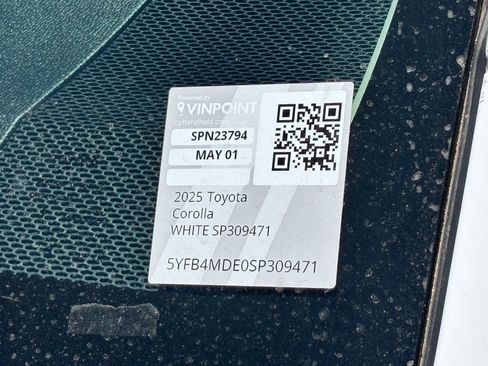 Used 2025 Toyota Corolla LE FWD image 30