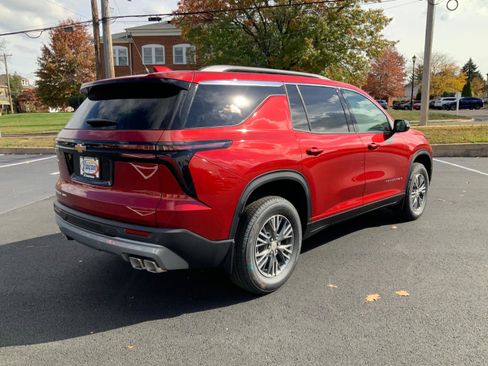 New 2026 Chevrolet Traverse LT w/ LPO, Floor Liner Package AWD/4WD image 7