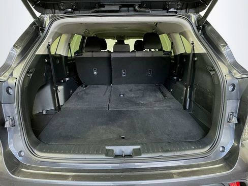 Certified 2025 Toyota Highlander LE FWD image 25