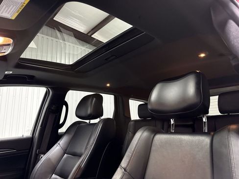 Used 2019 Jeep Grand Cherokee Limited AWD/4WD image 19