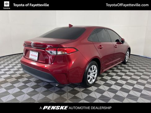 Used 2023 Toyota Corolla LE FWD image 5