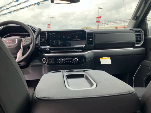 New 2026 GMC Sierra 1500 SLE image 35