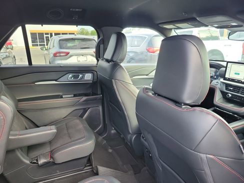 Used 2025 Ford Explorer ST RWD image 34