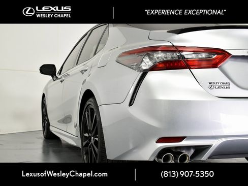 Used 2022 Toyota Camry XSE image 9