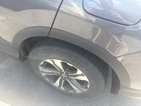 Used 2017 Honda CR-V LX image 6