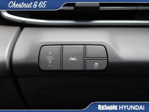Used 2022 Hyundai Elantra SEL FWD image 31