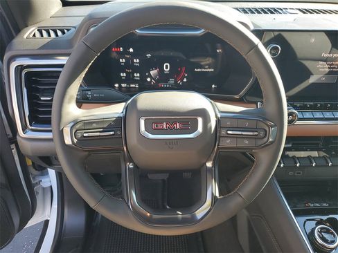 New 2026 GMC Canyon AT4 image 13