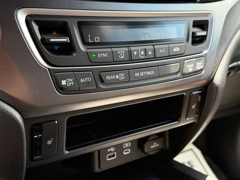 Used 2024 Honda Passport EX-L image 9