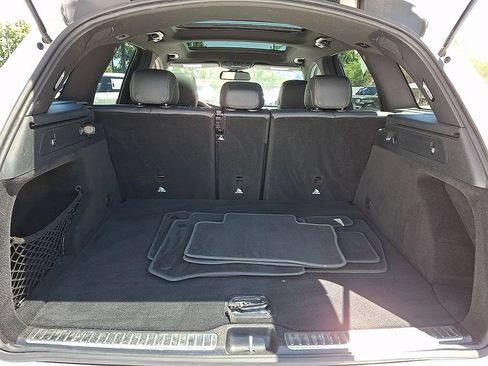 Used 2018 Mercedes-Benz GLC 300 4MATIC image 29