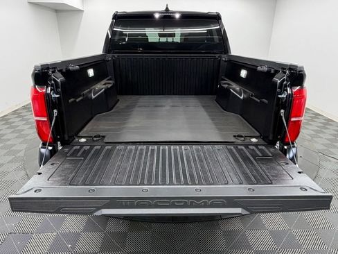 Used 2026 Toyota Tacoma SR5 AWD/4WD image 15