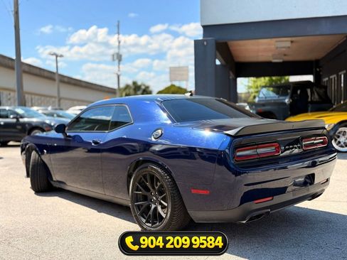 Used 2017 Dodge Challenger R/T Scat Pack RWD image 5