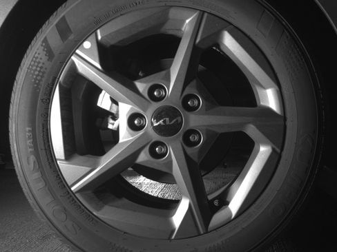 Used 2025 Kia K4 FWD image 12