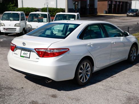 Used 2017 Toyota Camry XLE w/ Moonroof Package image 16