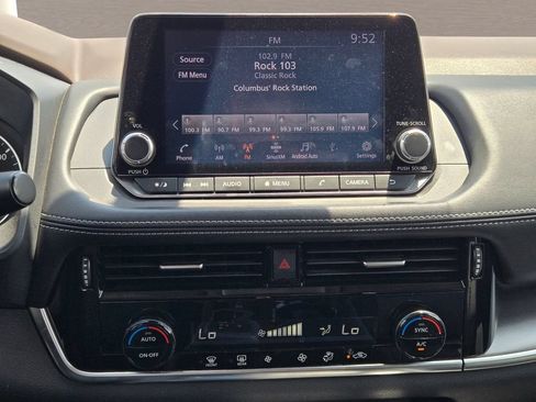 Used 2022 Nissan Rogue SV FWD image 19