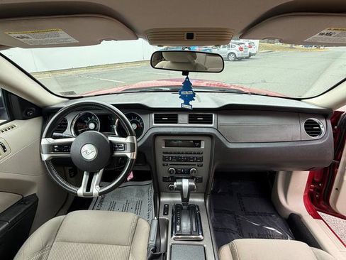 Used 2010 Ford Mustang Coupe image 9