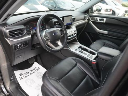 Used 2023 Ford Explorer XLT w/ Equipment Group 202A image 8