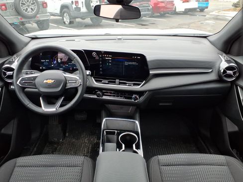 Used 2025 Chevrolet Equinox LT image 15