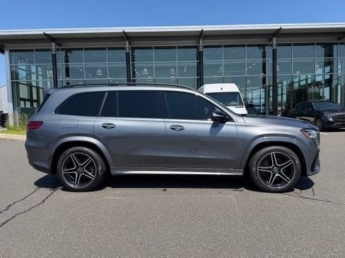 Used 2024 Mercedes-Benz GLS 450 4MATIC image 8
