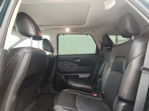Used 2024 Nissan Pathfinder SL w/ SL Premium Package FWD image 11
