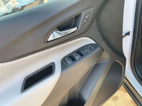 Used 2023 Chevrolet Equinox LS image 22