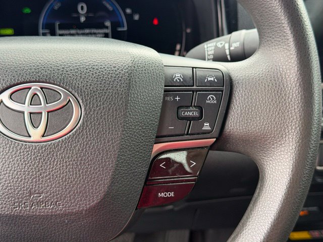 Used 2025 Toyota Camry LE FWD image 30