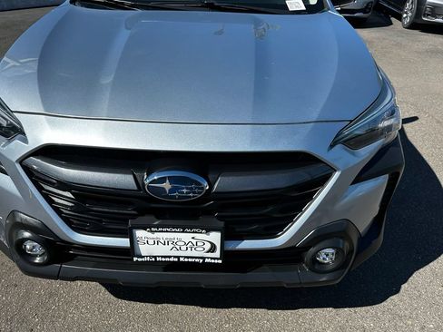 Used 2023 Subaru Outback Premium AWD/4WD image 5