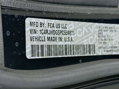 Used 2023 Jeep Grand Cherokee Overland w/ Luxury Tech Group IV image 40