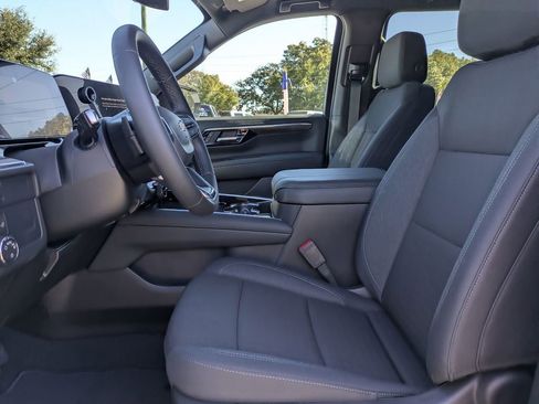 New 2026 Chevrolet Suburban LS image 14