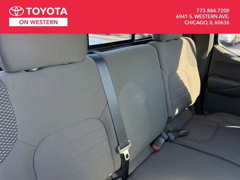 Used 2015 Nissan Frontier PRO-4X image 24