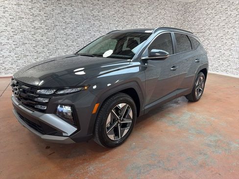 Certified 2025 Hyundai Tucson SEL image 3