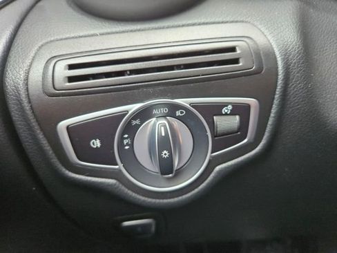 Used 2020 Mercedes-Benz GLC 300 4MATIC image 38