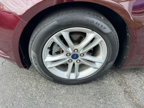 Used 2018 Ford Fusion SE FWD image 9