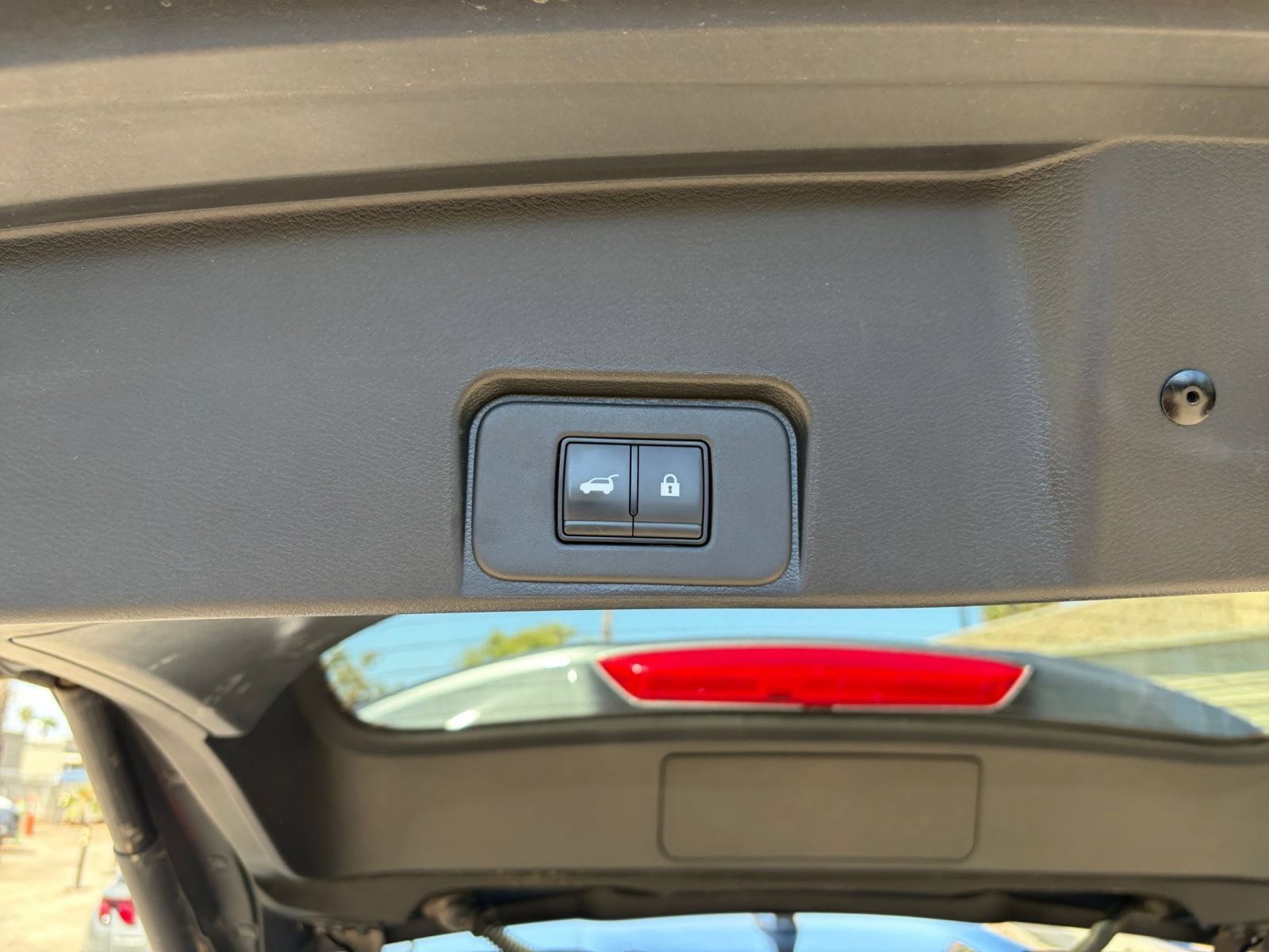 Used 2025 Nissan Rogue SV AWD/4WD image 22