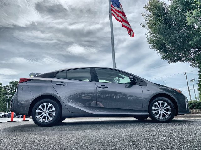 Used 2019 Toyota Prius LE w/ Carpet Mat Package AWD/4WD image 9