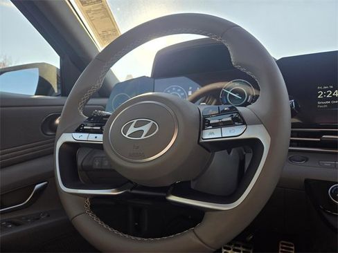 New 2025 Hyundai Elantra SEL image 17