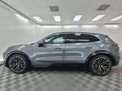 New 2026 Porsche Cayenne Electric AWD/4WD image 2