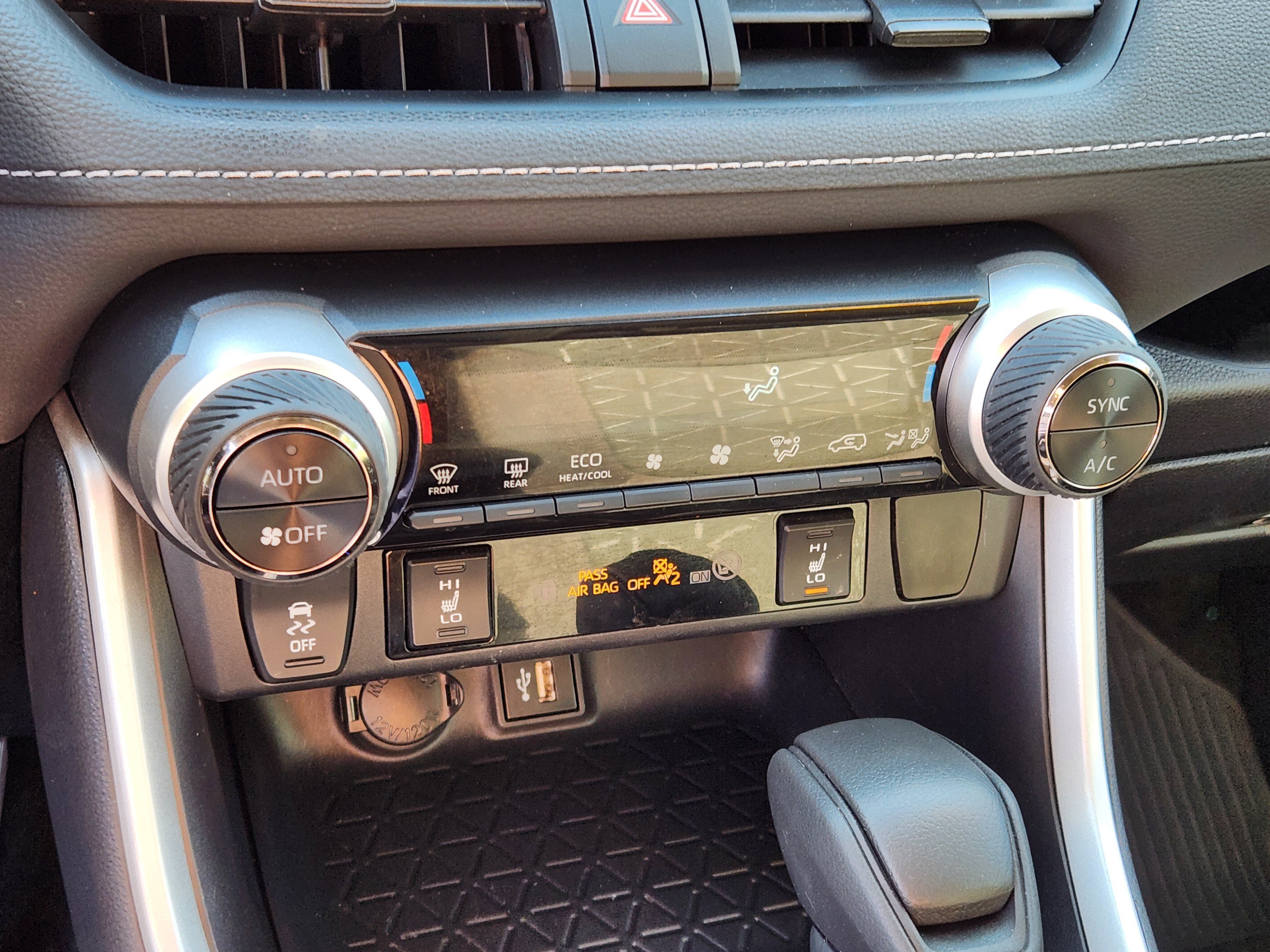 Used 2024 Toyota RAV4 XLE w/ Weather Package AWD/4WD image 20