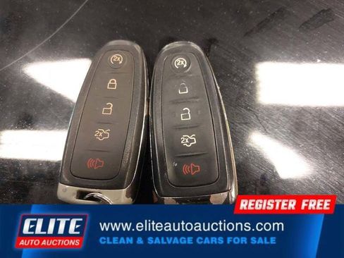 Used 2017 Ford Escape Titanium image 21