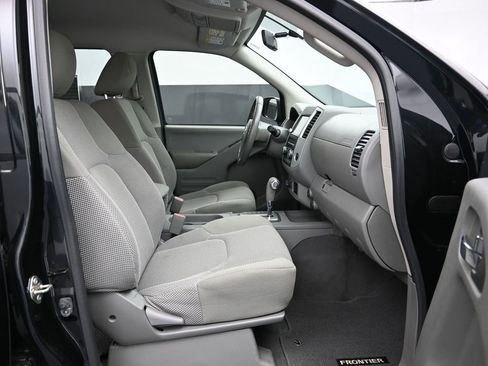 Used 2019 Nissan Frontier SV image 23