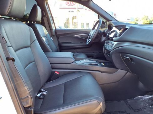 Used 2024 Honda Passport EX-L image 10