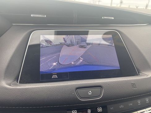 Used 2021 Cadillac XT4 Luxury w/ Cold Weather Package image 23