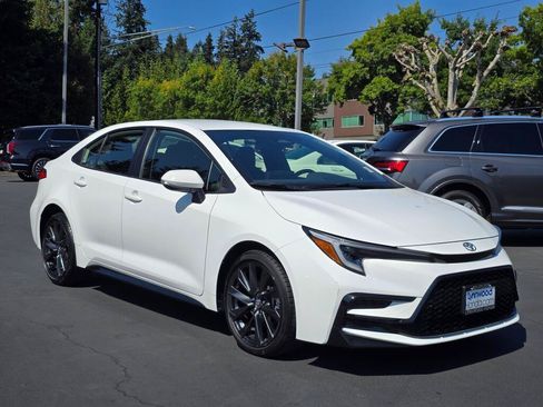 Used 2023 Toyota Corolla SE FWD image 9