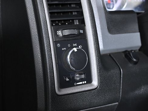 Used 2016 RAM 2500 Tradesman w/ Chrome Appearance Group image 16