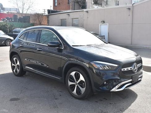 Used 2025 Mercedes-Benz GLA 250 4MATIC image 4