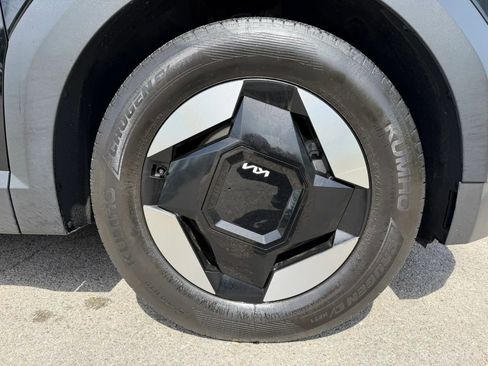 Used 2024 Kia EV9 Light Long Range image 12