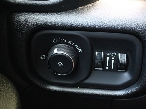 Used 2020 RAM 2500 Tradesman AWD/4WD image 36