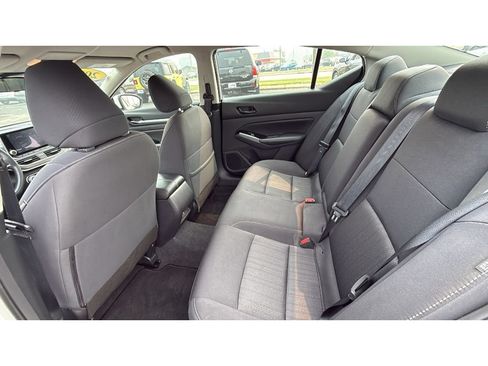 Used 2023 Nissan Altima 2.5 SV AWD/4WD image 33