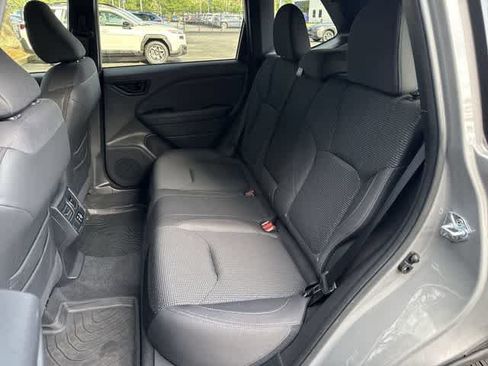 Used 2025 Subaru Forester Premium AWD/4WD image 18