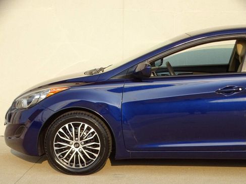 Used 2013 Hyundai Elantra GLS FWD image 75