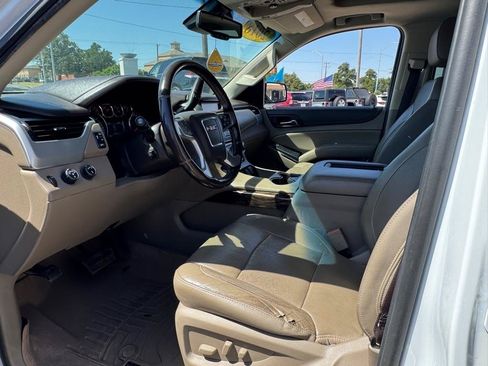 Used 2018 GMC Yukon SLT w/ Open Road Package AWD/4WD image 9